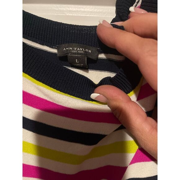 Ann Taylor LOFT short sleeve blouses - Picture 2 of 5